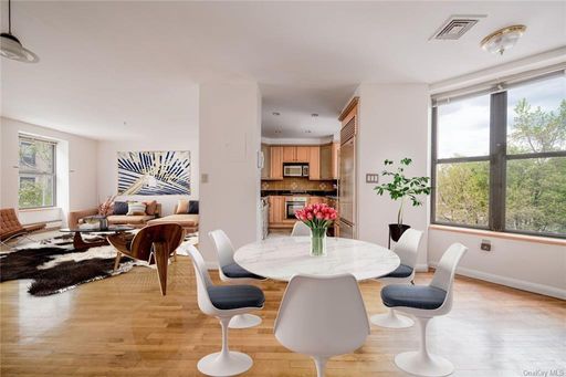 Image 1 of 10 for 317 W 95th Street #3E in Manhattan, New York, NY, 10025