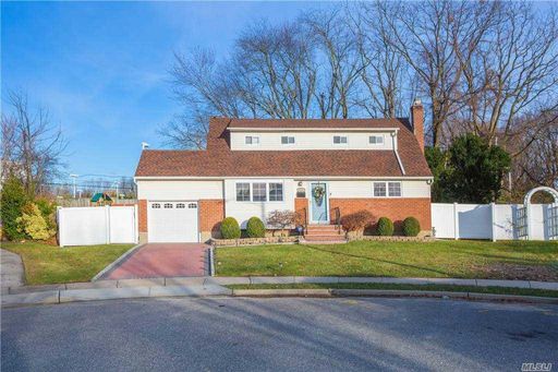 Image 1 of 28 for 40 Locust Lane in Long Island, Syosset, NY, 11791