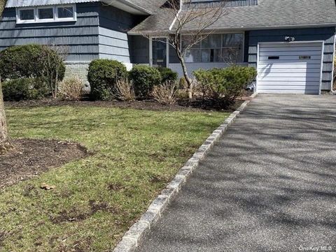 Image 1 of 24 for 6 Bengeyfield Drive in Long Island, East Williston, NY, 11596