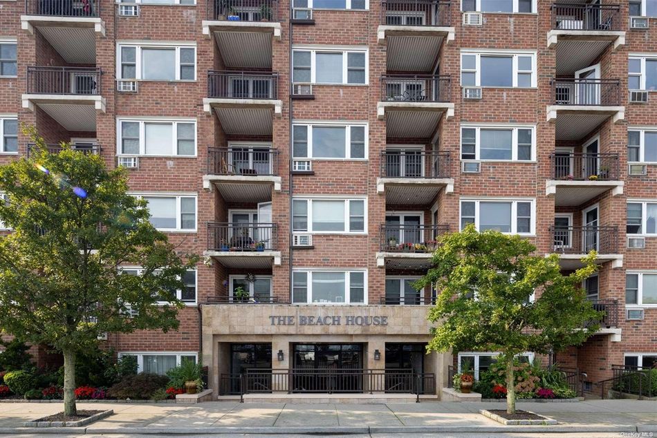 Image 1 of 18 for 740 E Broadway #2A in Long Island, Long Beach, NY, 11561