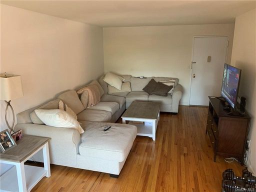 Image 1 of 18 for 395 Westchester Avenue #3B in Westchester, Port Chester, NY, 10573