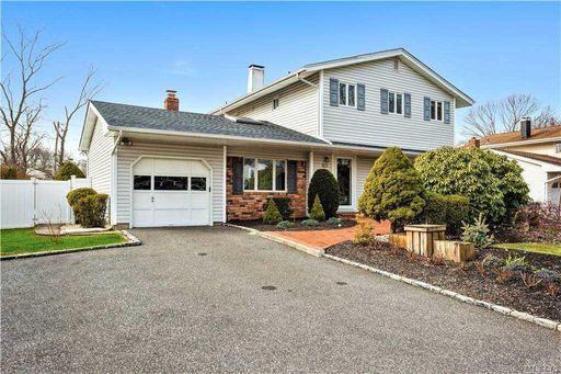 Image 1 of 23 for 27 Maureen Drive in Long Island, Hauppauge, NY, 11788