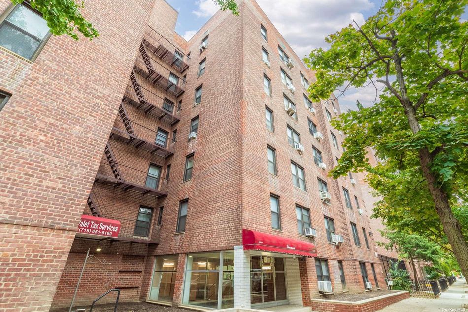 Image 1 of 20 for 33-27 91 #6A in Queens, Jackson Heights, NY, 11372
