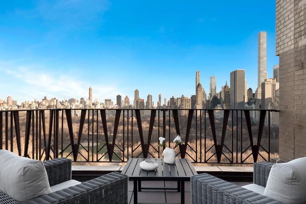 25 Central Park West #20Q in Manhattan, NEW YORK, NY 10023