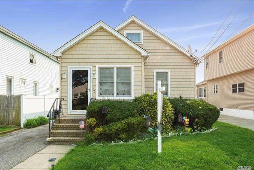 Image 1 of 24 for 5 Mills St in Long Island, Oceanside, NY, 11572