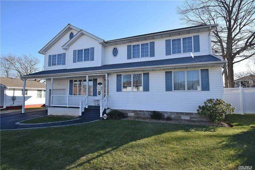 Image 1 of 33 for 33 Perry Street in Long Island, Lindenhurst, NY, 11757