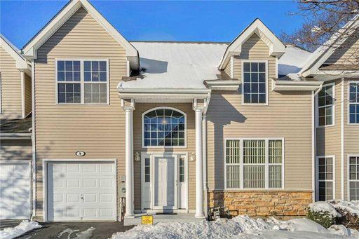 Image 1 of 22 for 9 Arielle Court in Long Island, Hauppauge, NY, 11749