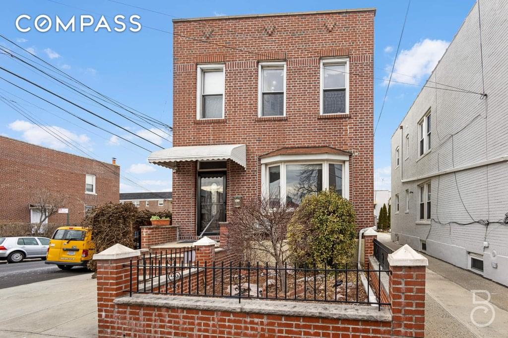 37-01 20th Road in Queens, Queens, NY 11105