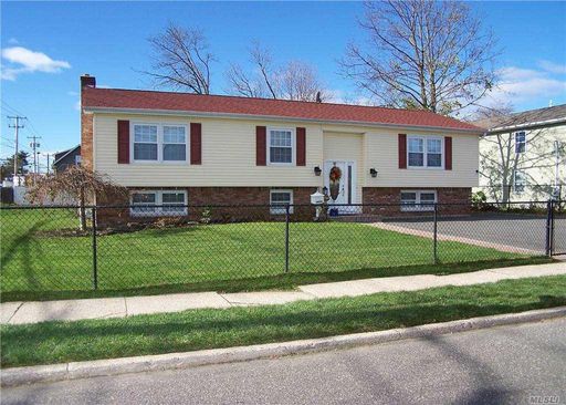 Image 1 of 22 for 31 1st Ave in Long Island, Huntington Sta, NY, 11746