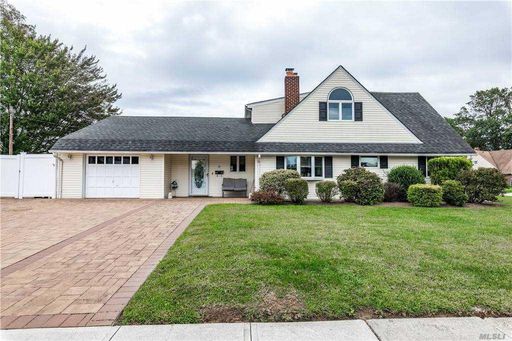 Image 1 of 25 for 35 Welcome Lane in Long Island, Wantagh, NY, 11793