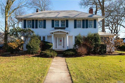 Image 1 of 15 for 36 Jefferson Avenue in Long Island, Roslyn Heights, NY, 11577
