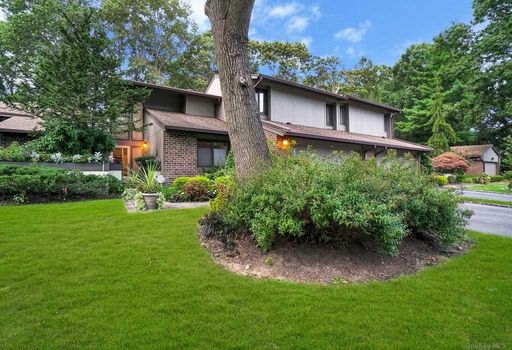 Image 1 of 32 for 129 Golf View Drive in Long Island, Jericho, NY, 11753