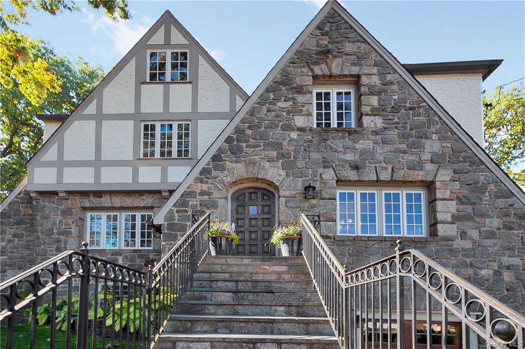 42 Mulberry Lane in Westchester, New Rochelle, NY 10804