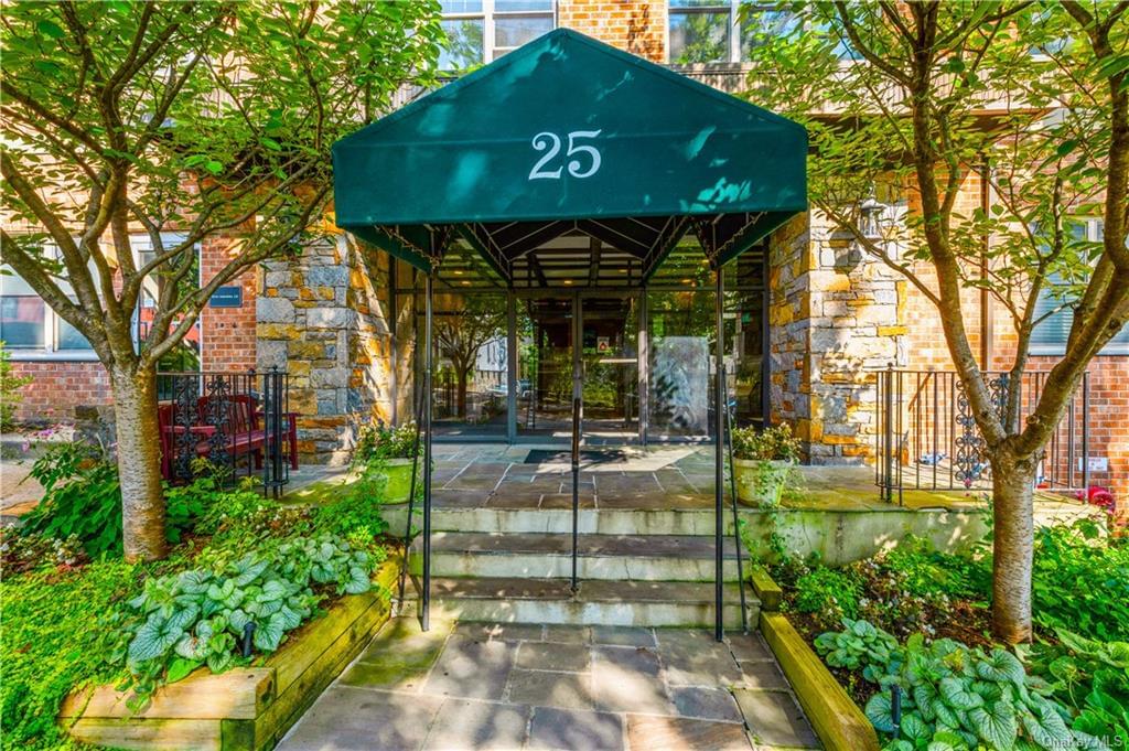 25 Franklin Avenue #2.K in Westchester, White Plains, NY 10601