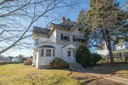 Image 1 of 32 for 36 Maple Avenue in Long Island, Bay Shore, NY, 11706