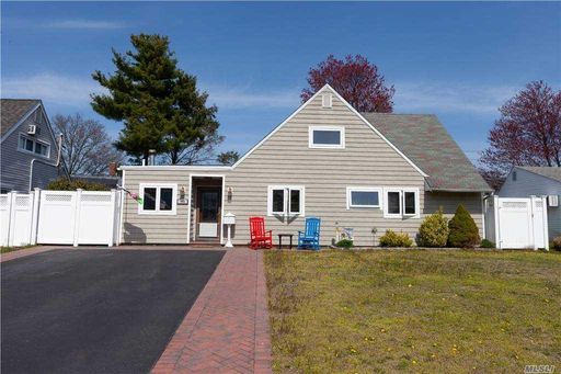 Image 1 of 24 for 195 Willowood Drive in Long Island, Wantagh, NY, 11793
