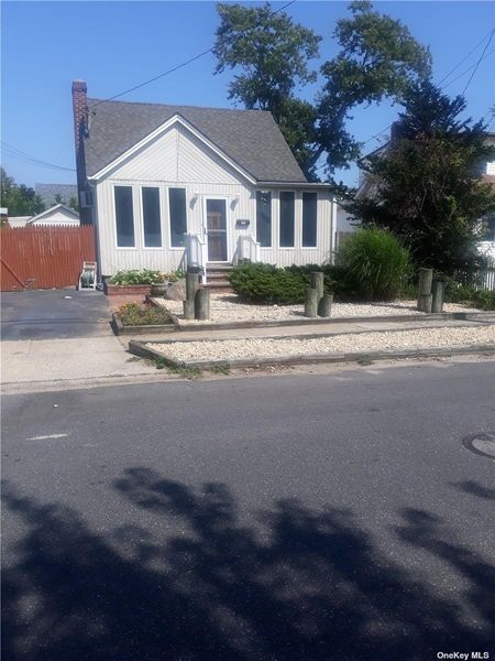 Image 1 of 19 for 66 Coolidge Avenue in Long Island, Amity Harbor, NY, 11701