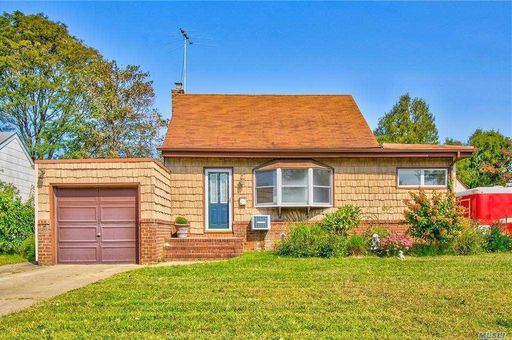 Image 1 of 15 for 39 Lincoln Rd in Long Island, Plainview, NY, 11803