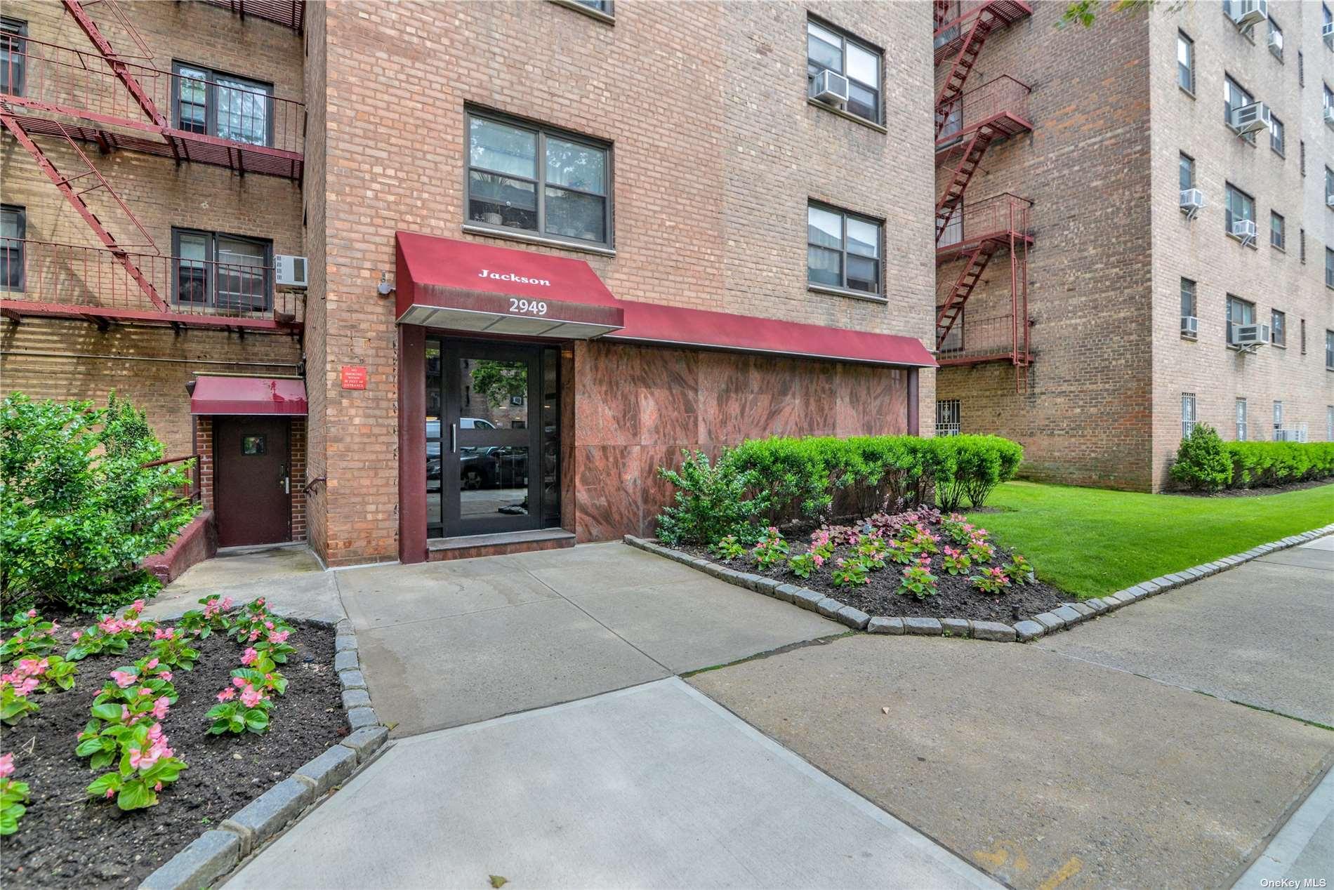 29-09 137th Street #6K in Queens, Flushing, NY 11354