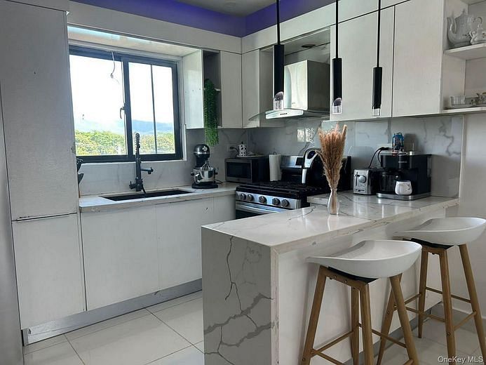 Av. Hermanos Gutierrez 2 #J4