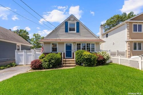 Image 1 of 22 for 261 Seidman Place in Long Island, Franklin Square, NY, 11010