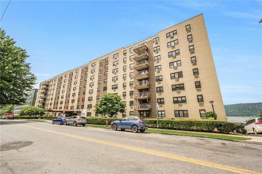 Image 1 of 21 for 1085 Warburton Avenue #517 in Westchester, Yonkers, NY, 10701