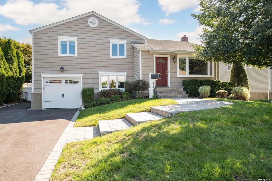 Image 1 of 20 for 35 Forest Drive in Long Island, Plainview, NY, 11803