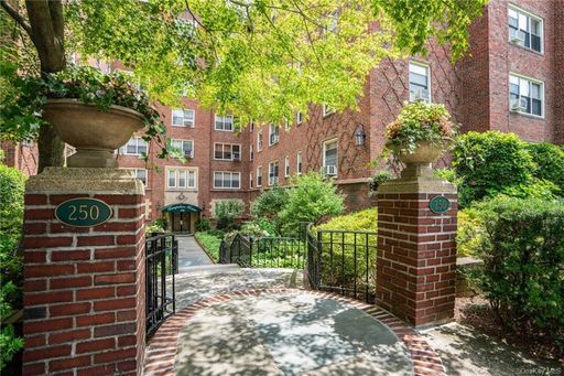 Image 1 of 16 for 250 Bronxville Road #1D in Westchester, Bronxville, NY, 10708
