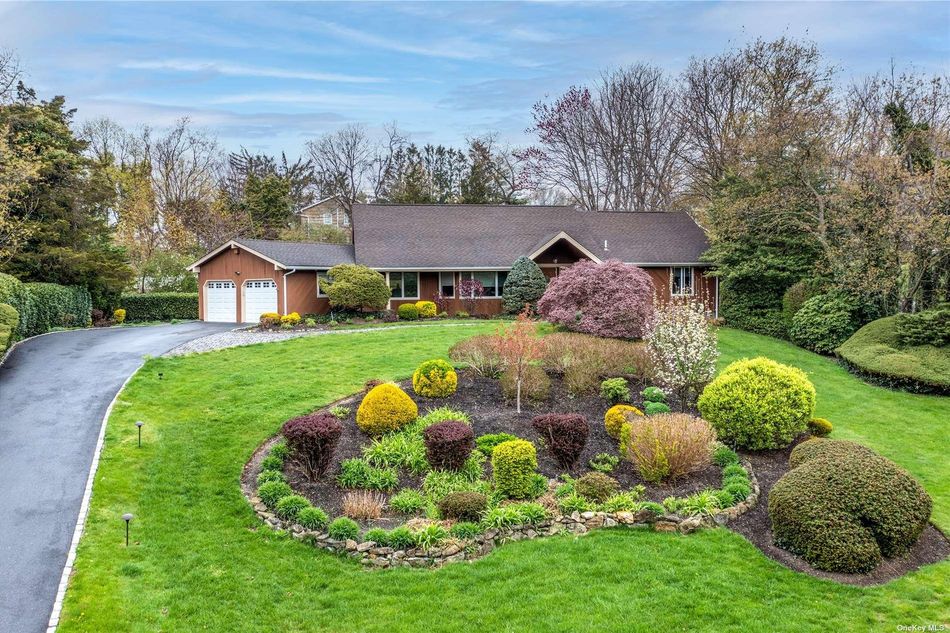 Image 1 of 36 for 29 Peppermill Lane in Long Island, Dix Hills, NY, 11746