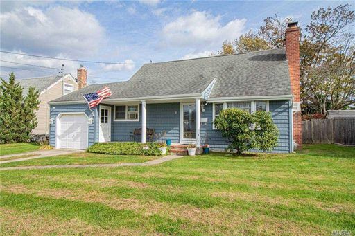 Image 1 of 11 for 31 Mell Dr in Long Island, N. Babylon, NY, 11703