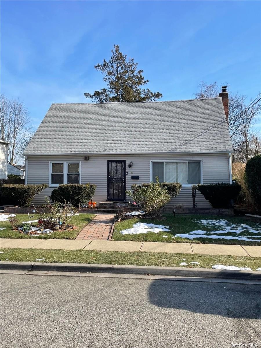 6 3rd Pl in Long Island, Roosevelt, NY 11575
