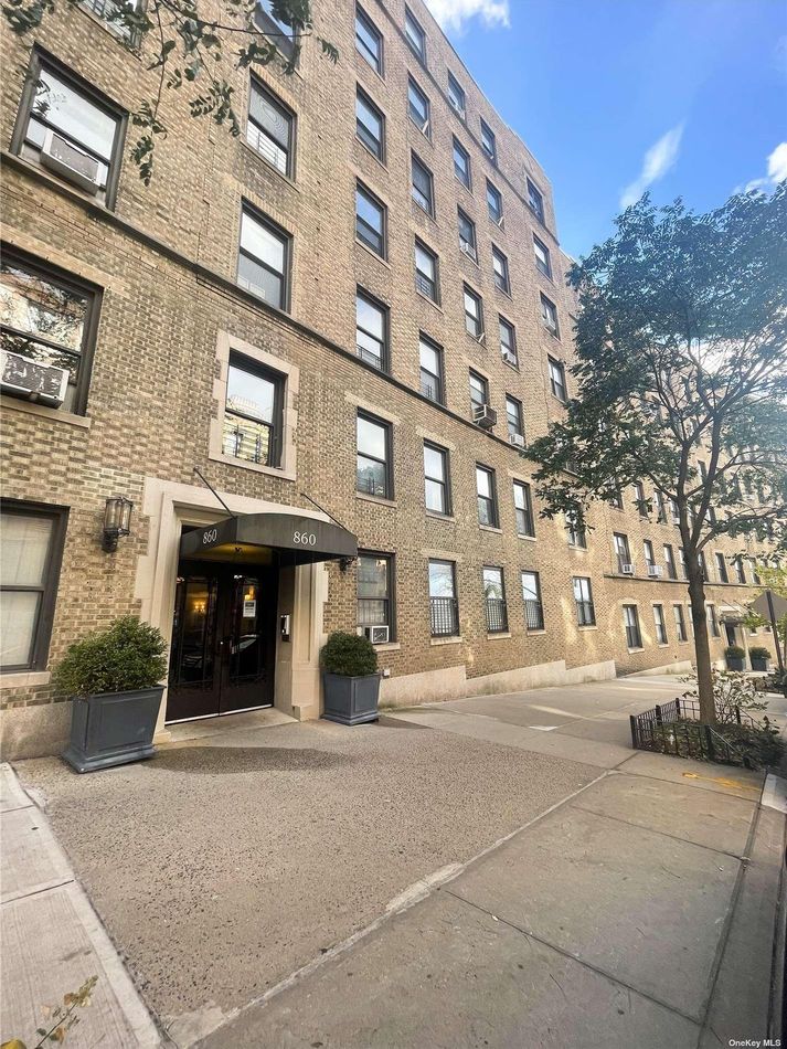 Image 1 of 17 for 860 W 181st Street #68 in Manhattan, New York, NY, 10033