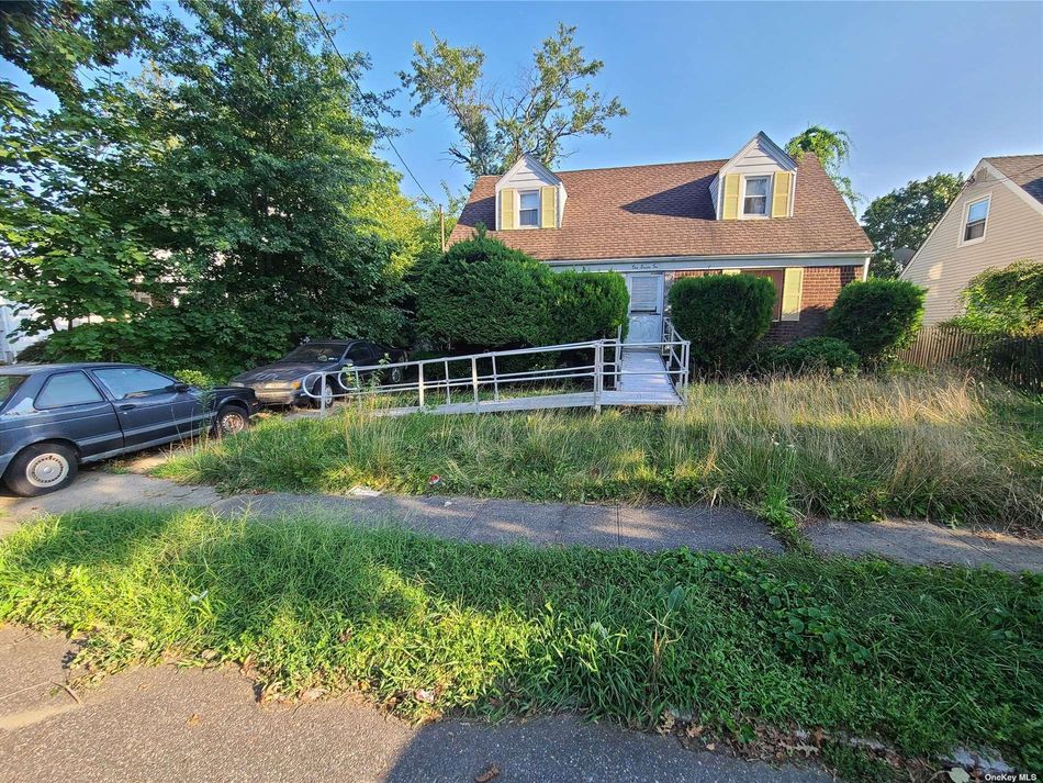 Image 1 of 3 for 186 Bedford Avenue in Long Island, New Hyde Park, NY, 11040