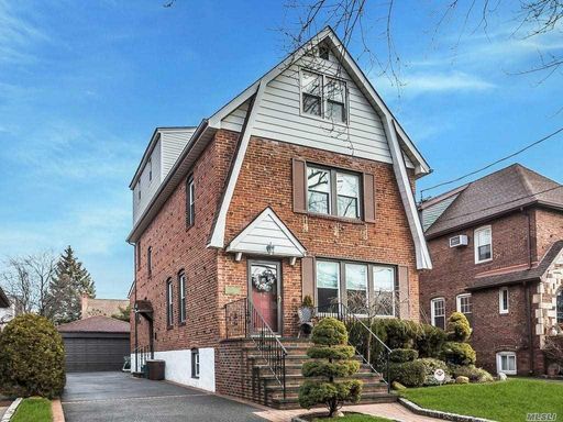Image 1 of 28 for 99 Canterbury Gate in Long Island, Lynbrook, NY, 11563