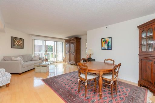 Image 1 of 23 for 10 Stewart Place #4FE in Westchester, White Plains, NY, 10603