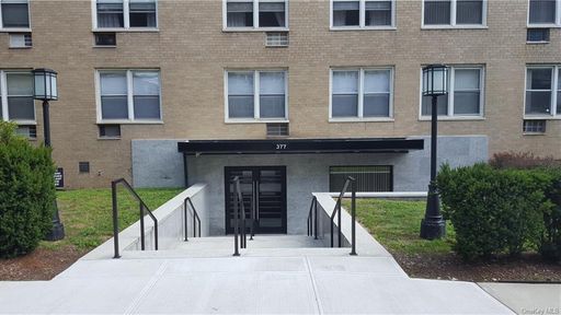 Image 1 of 10 for 377 Westchester Avenue #4E in Westchester, Port Chester, NY, 10573