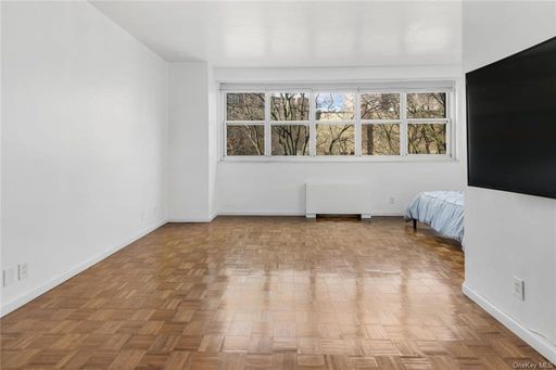 Image 1 of 26 for 555 Kappock Street #3M in Bronx, NY, 10463