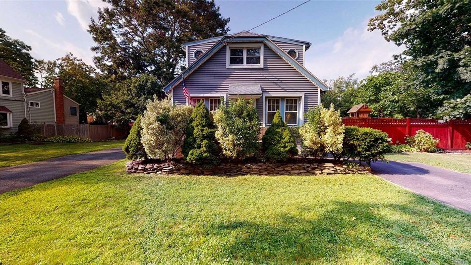 Image 1 of 28 for 171 E Madison St in Long Island, East Islip, NY, 11730