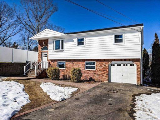 Image 1 of 17 for 425 Boulder Street in Long Island, Ronkonkoma, NY, 11779