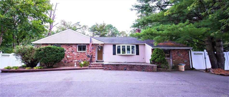 Image 1 of 18 for 245 Atlantic St in Long Island, Central Islip, NY, 11722