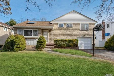 Image 1 of 20 for 901 Shari Ln in Long Island, East Meadow, NY, 11554