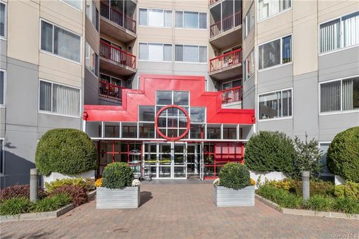Image 1 of 27 for 10 Stewart Place #PH-DE in Westchester, White Plains, NY, 10603