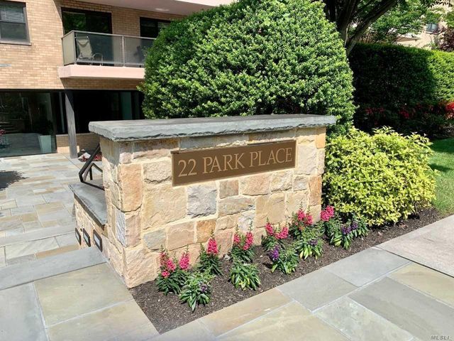 Image 1 of 17 for 22 Park Place #2-E in Long Island, Great Neck, NY, 11021