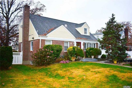 Image 1 of 18 for 63 Birchwood Drive W in Long Island, Valley Stream, NY, 11580