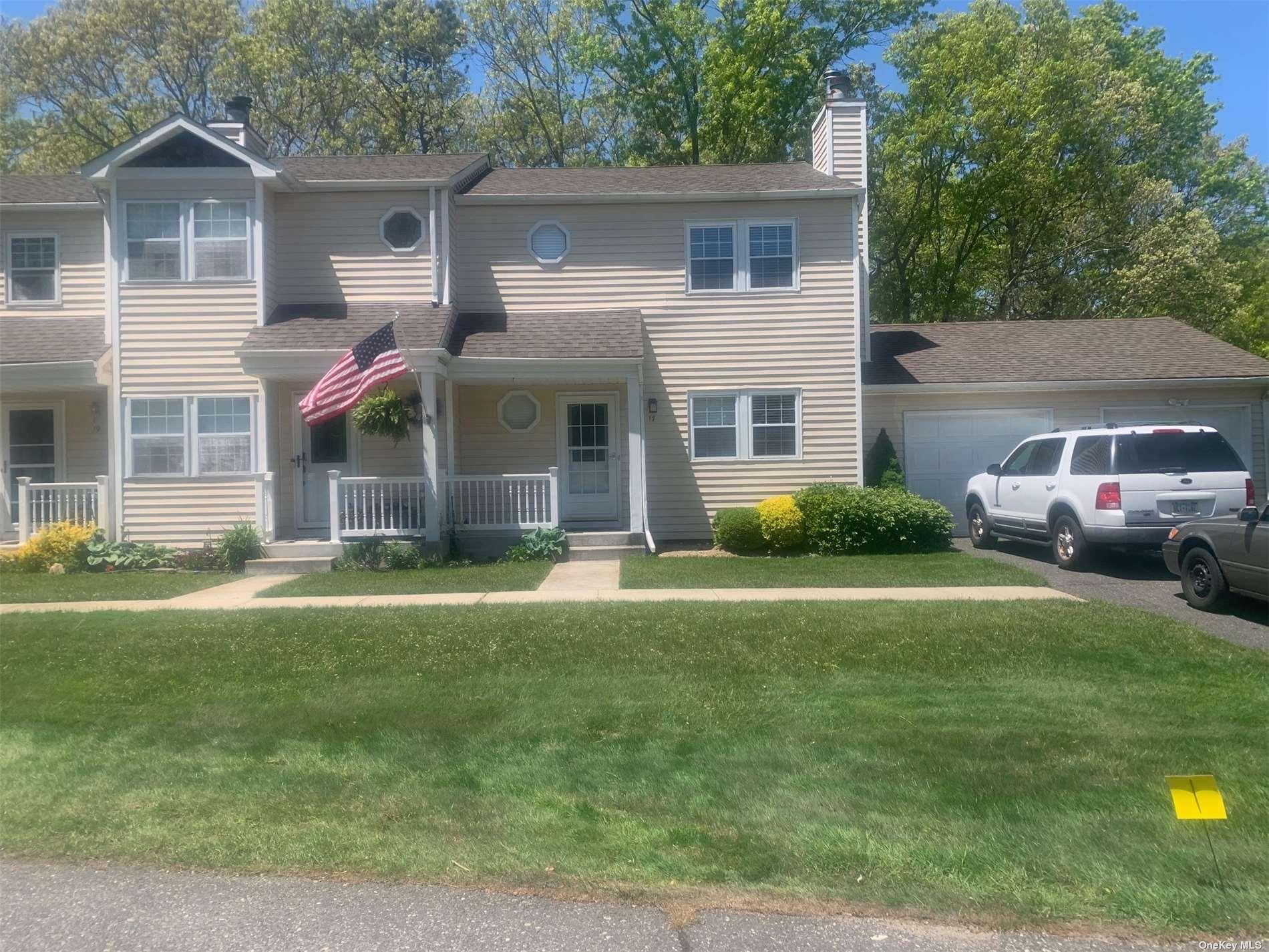 17 Franklin Commons #17 in Long Island, Yaphank, NY 11980