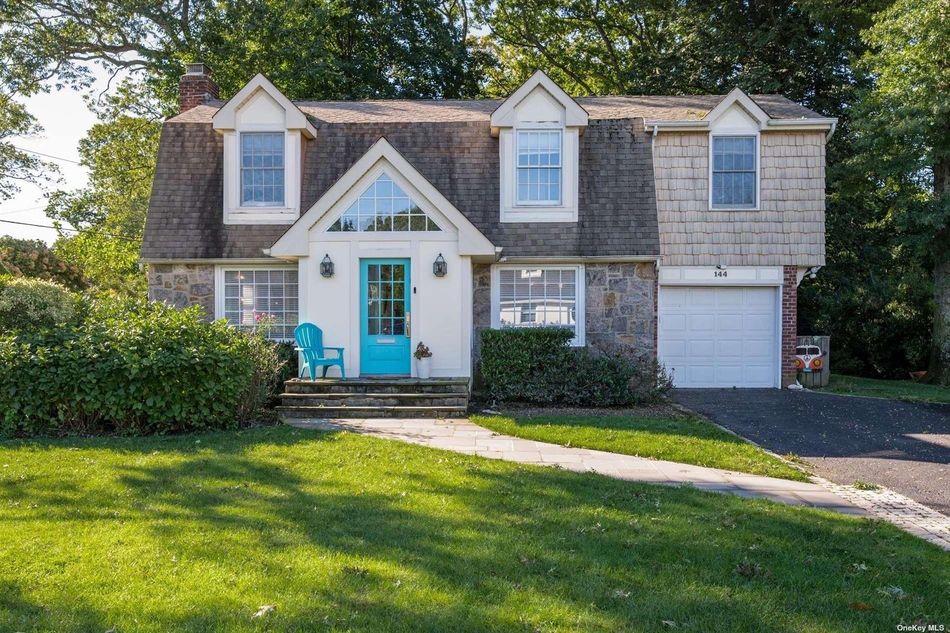 Image 1 of 27 for 144 Crescent Lane in Long Island, East Hills, NY, 11577