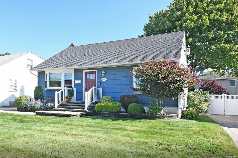 Image 1 of 36 for 2465 Park Place in Long Island, Bellmore, NY, 11710