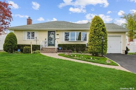 Image 1 of 17 for 2880 Lindale Street in Long Island, Wantagh, NY, 11793