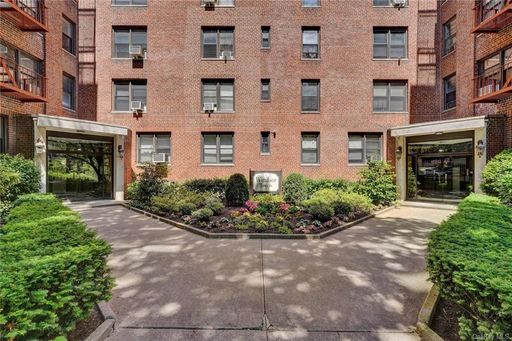 Image 1 of 14 for 2 Windsor Terrace #4F in Westchester, White Plains, NY, 10601
