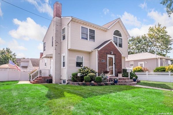 Image 1 of 28 for 64 Lansdowne Avenue in Long Island, Merrick, NY, 11566